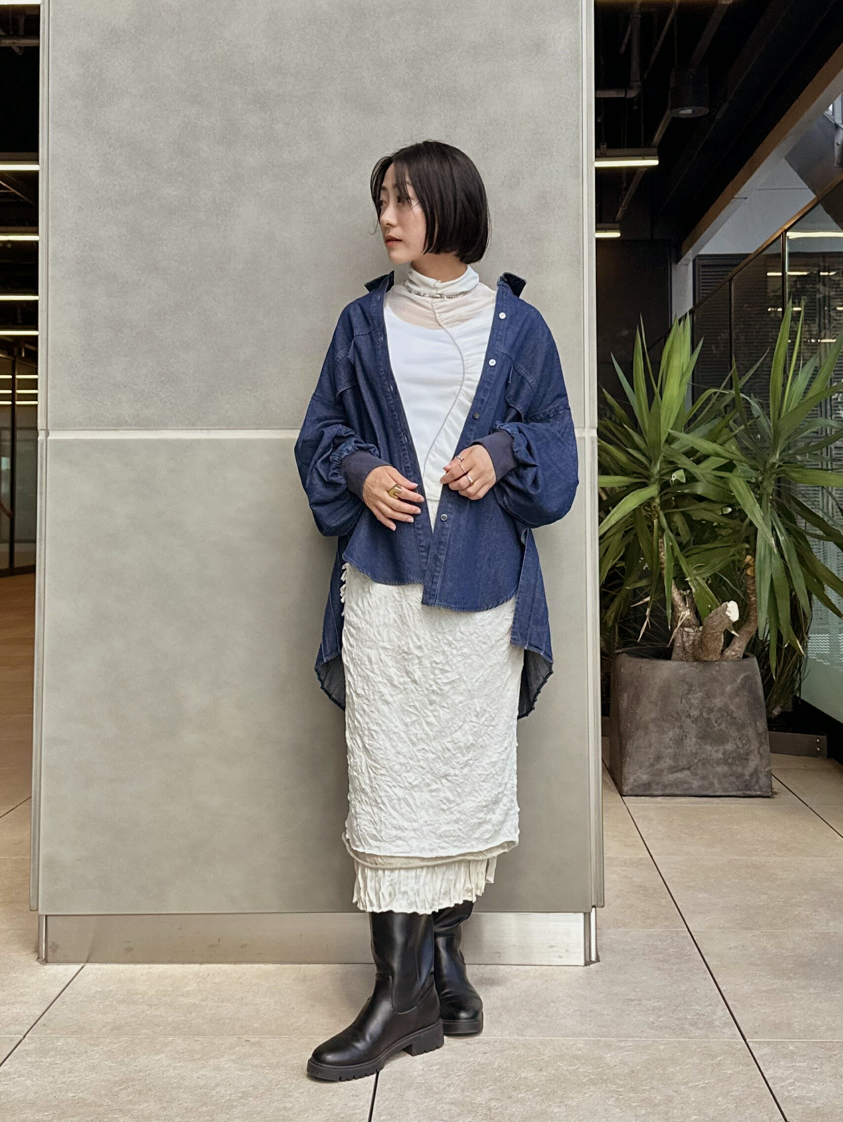 LOVELESSのシアーギャザープルオーバーを使ったコーディネートを紹介します。｜Rakuten Fashion(楽天ファッション／旧楽天ブランドアベニュー)4666560
