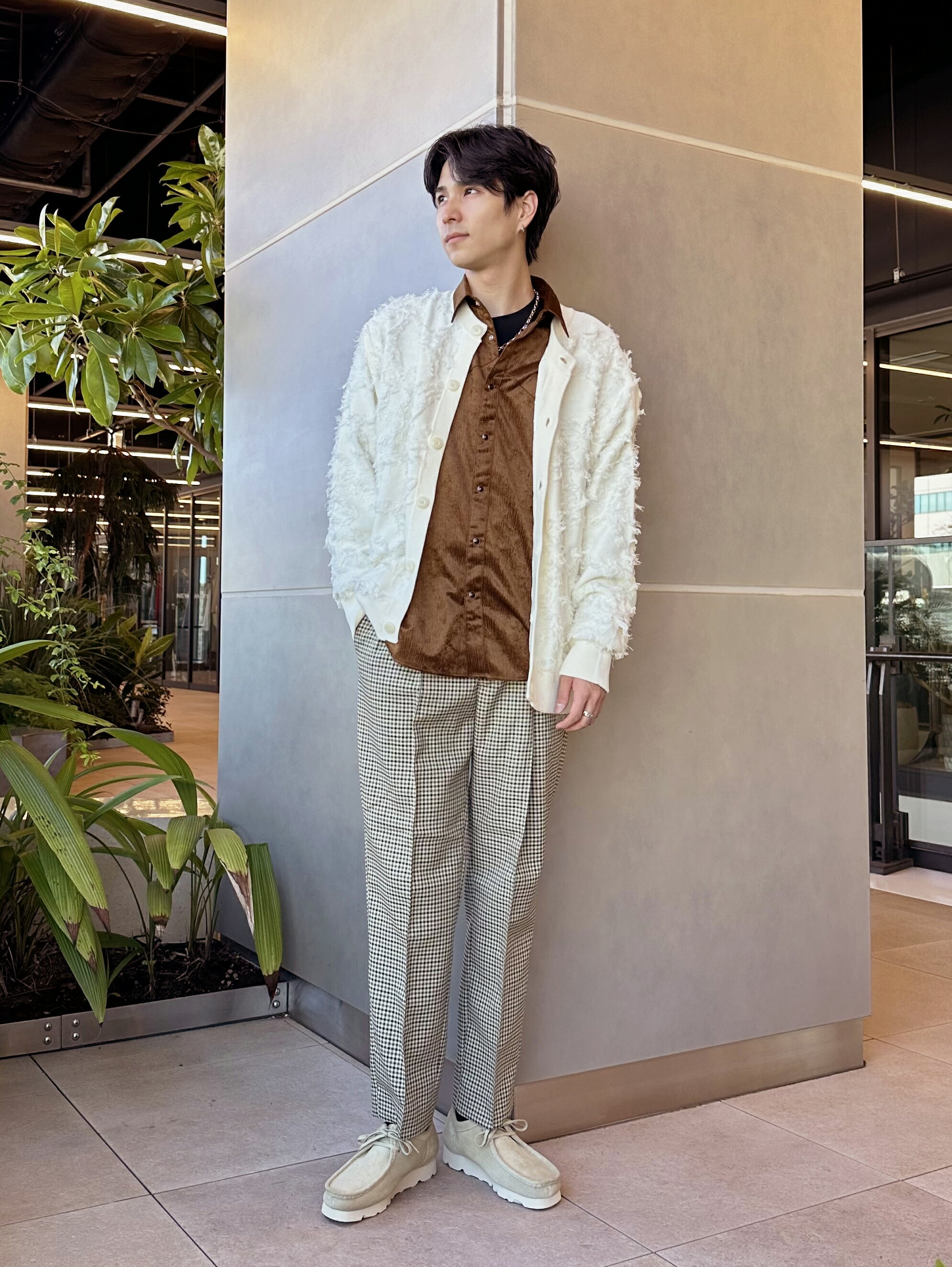 LOVELESSのエンボスベロアシャツアウターを使ったコーディネートを紹介します。｜Rakuten Fashion(楽天ファッション／旧楽天ブランドアベニュー)4666563