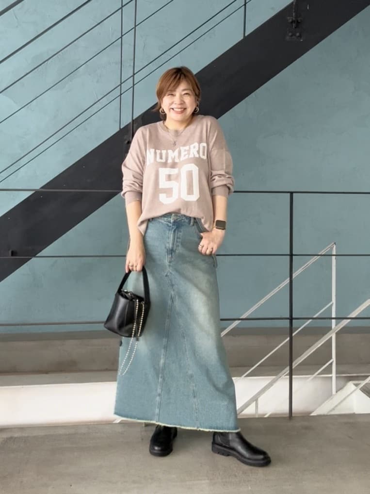 RIVE DROITEの【MONN.:.(モン)】LOOSE DENIM SKIRTを使った 