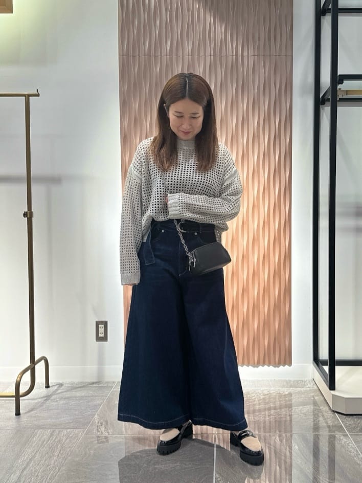 Vinの箔ペイントメッシュニットを使ったコーディネートを紹介します。｜Rakuten Fashion(楽天ファッション／旧楽天ブランドアベニュー)4672497