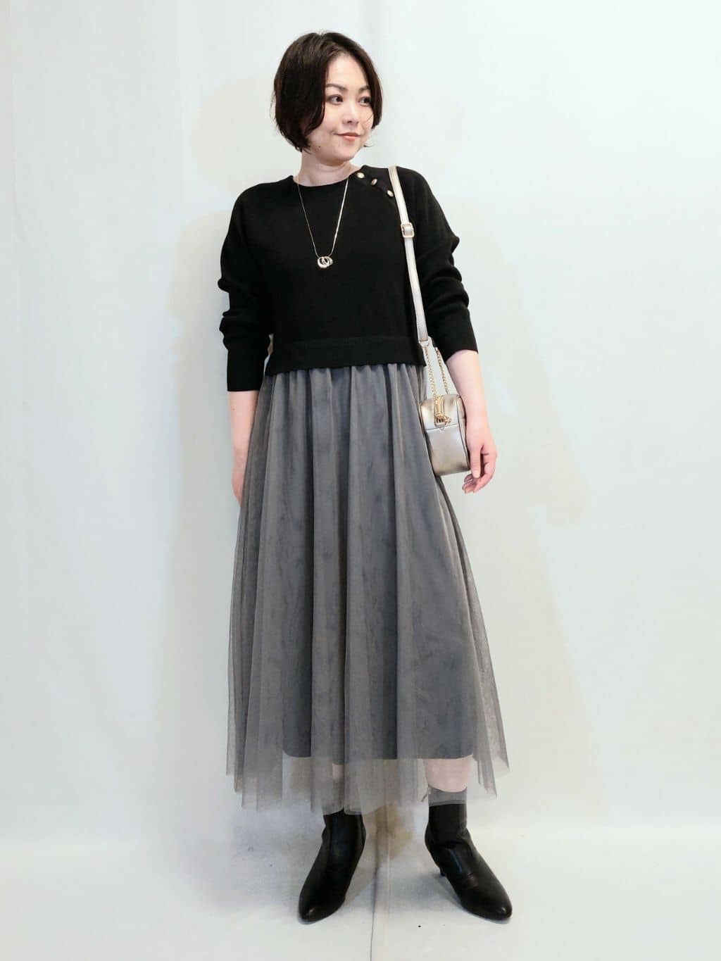 groveの金ボタン付き片畦チュールドッキングワンピースを使ったコーディネートを紹介します。｜Rakuten Fashion(楽天ファッション／旧楽天ブランドアベニュー)4673705