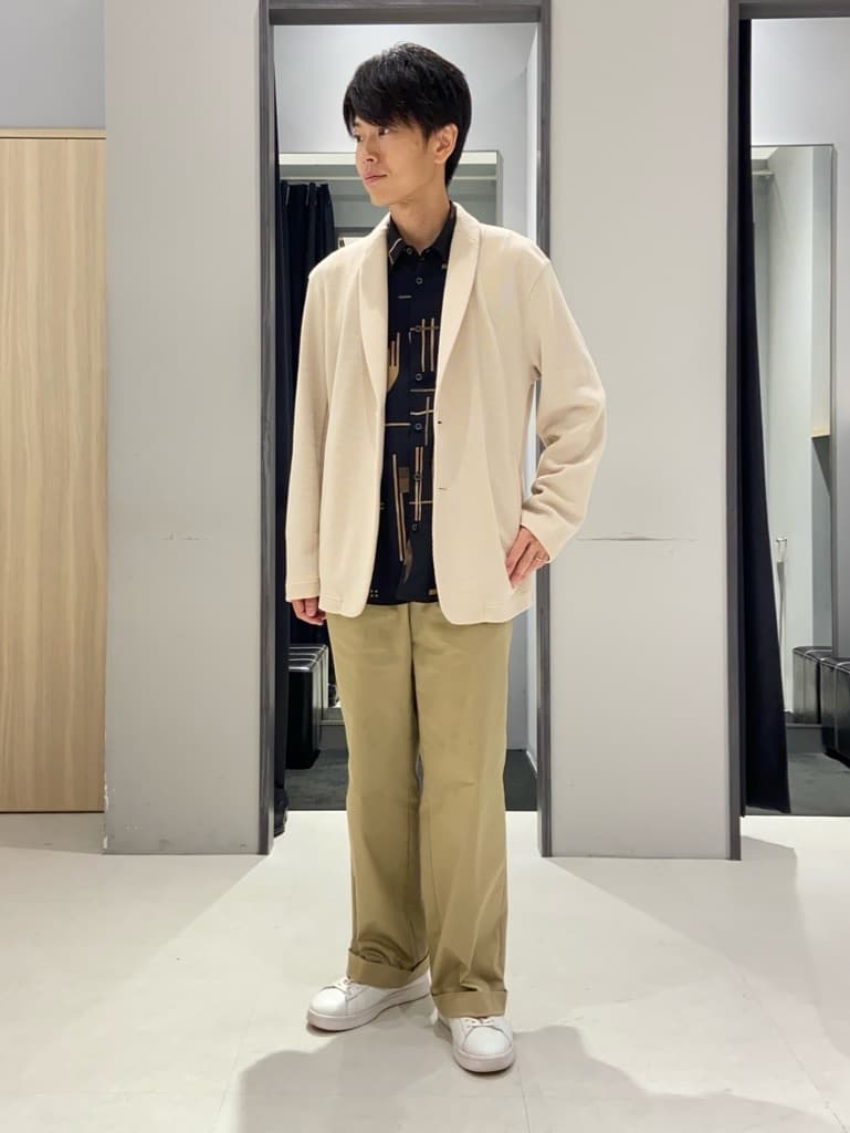 TAKEO KIKUCHIの【尾州織】ショールカラー カーディガン ジャケットを使ったコーディネートを紹介します。｜Rakuten Fashion(楽天ファッション／旧楽天ブランドアベニュー)4681350