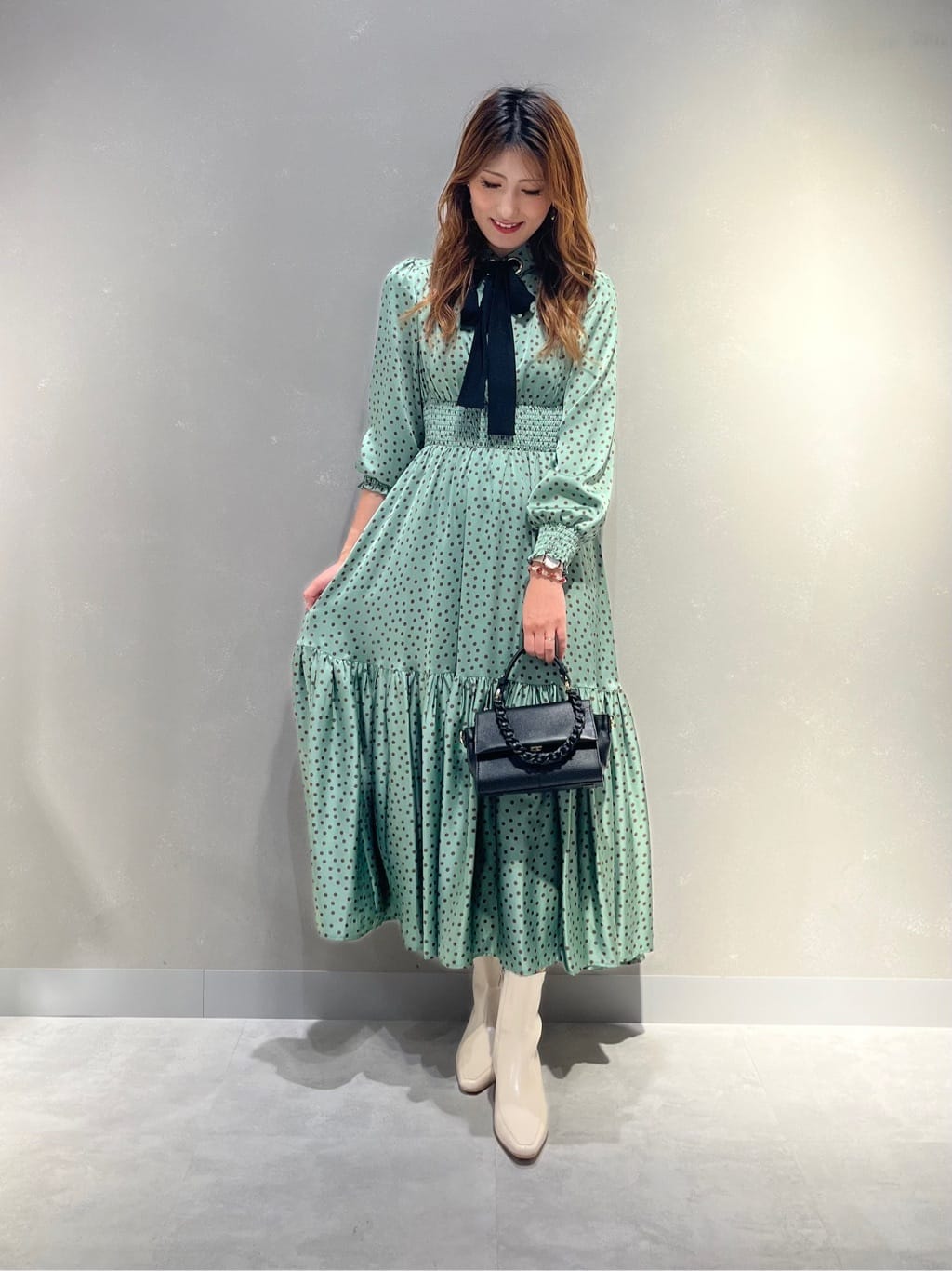 Vinのフロントリボンドットワンピースを使ったコーディネートを紹介します。｜Rakuten Fashion(楽天ファッション／旧楽天ブランドアベニュー)4681390