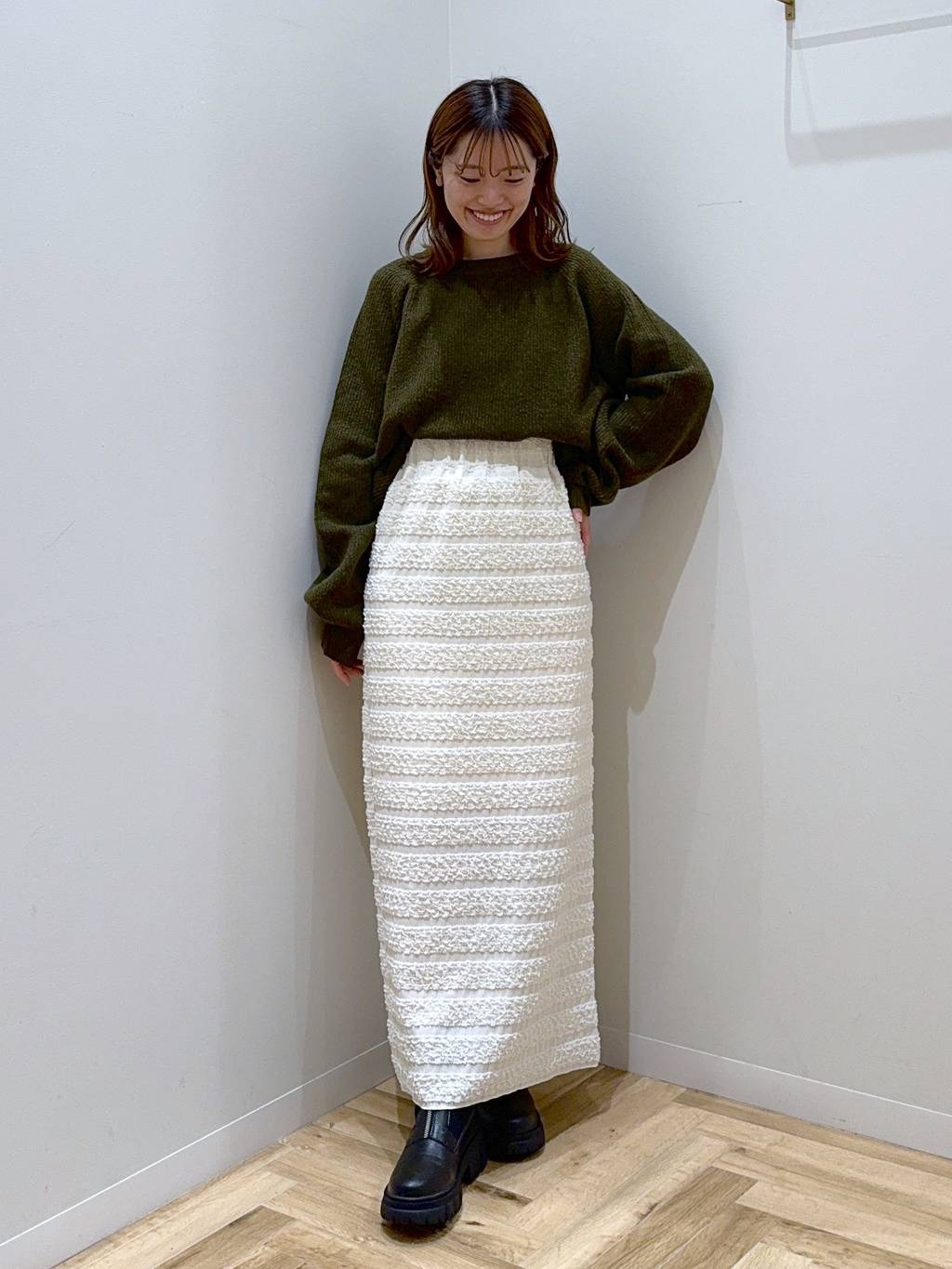 mysty womanの【WEB限定】アイスクリームクルーニットを使ったコーディネートを紹介します。｜Rakuten Fashion(楽天ファッション／旧楽天ブランドアベニュー)4687164