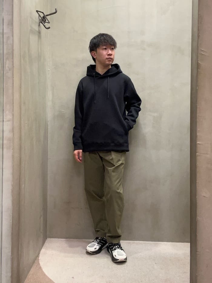 TAKEO KIKUCHIの【Made in JAPAN】エアダン プルオーバー パーカを使ったコーディネートを紹介します。｜Rakuten Fashion(楽天ファッション／旧楽天ブランドアベニュー)4687252