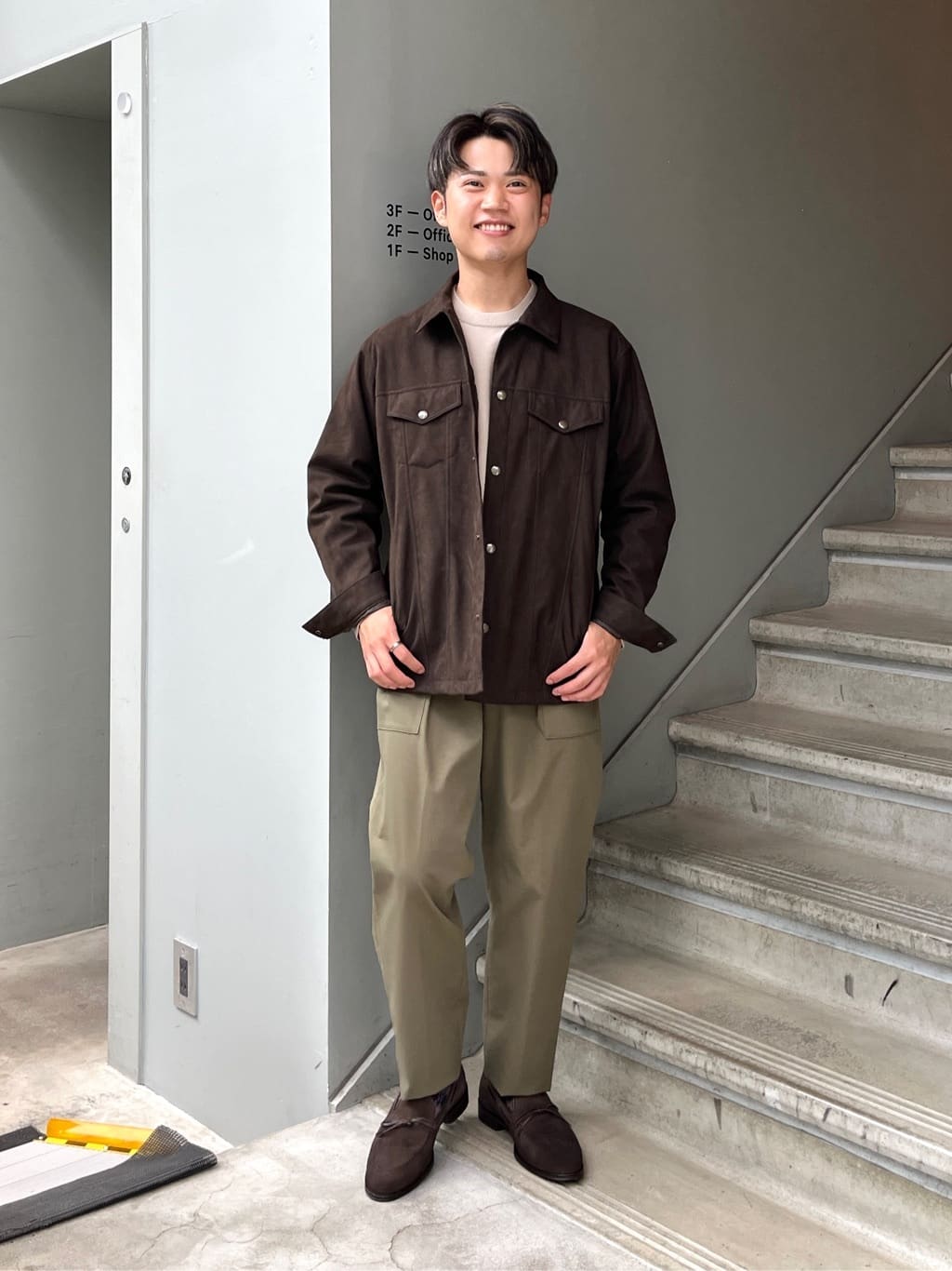 TAKEO KIKUCHIの【THE FLAGSHIP】アマレッタスエード シャツGジャンを使ったコーディネートを紹介します。｜Rakuten Fashion(楽天ファッション／旧楽天ブランドアベニュー)4694671