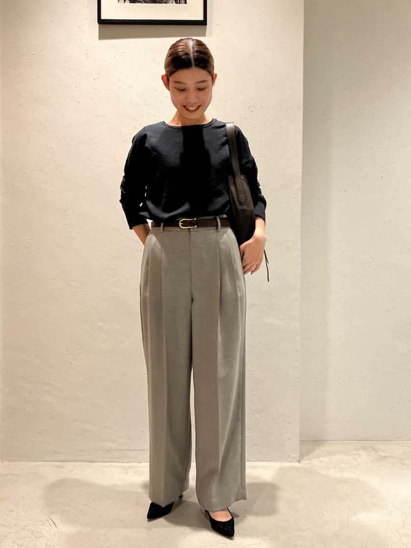 1er Arrondissementのツータックトラウザーを使ったコーディネートを紹介します。｜Rakuten Fashion(楽天ファッション／旧楽天ブランドアベニュー)4695077