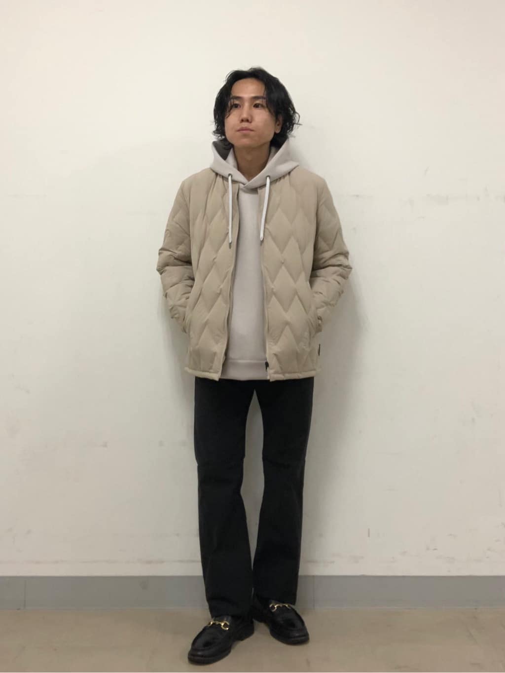 TAKEO KIKUCHIの【Made in JAPAN】播州織 ストレッチ パンツを使ったコーディネートを紹介します。｜Rakuten Fashion(楽天ファッション／旧楽天ブランドアベニュー)4696047