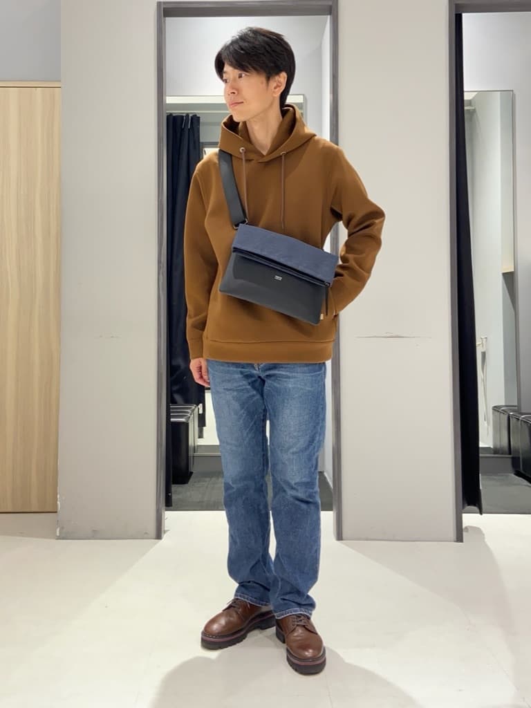 TAKEO KIKUCHIの【Made in JAPAN】エアダン プルオーバー パーカを使ったコーディネートを紹介します。｜Rakuten Fashion(楽天ファッション／旧楽天ブランドアベニュー)4697204