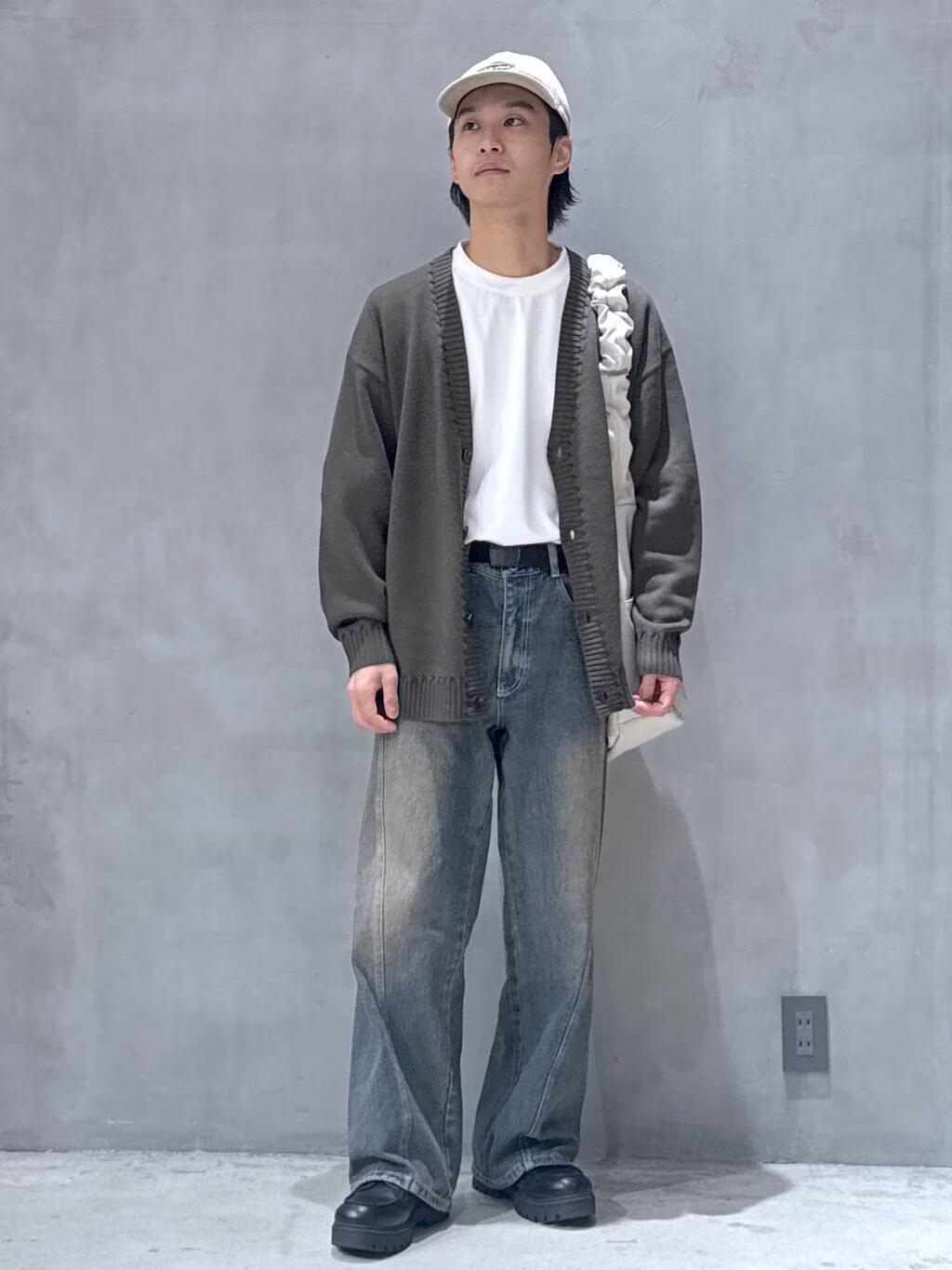 LAKOLEのハンドステッチニットカーディガンを使ったコーディネートを紹介します。｜Rakuten Fashion(楽天ファッション／旧楽天ブランドアベニュー)4703132