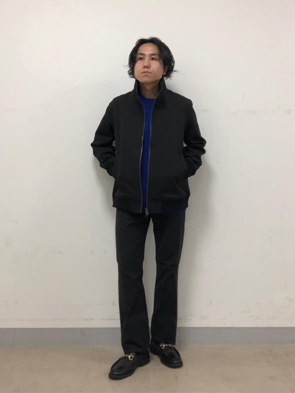 TAKEO KIKUCHIの【アンチピリング】クルーネック ニットを使ったコーディネートを紹介します。｜Rakuten Fashion(楽天ファッション／旧楽天ブランドアベニュー)4703377