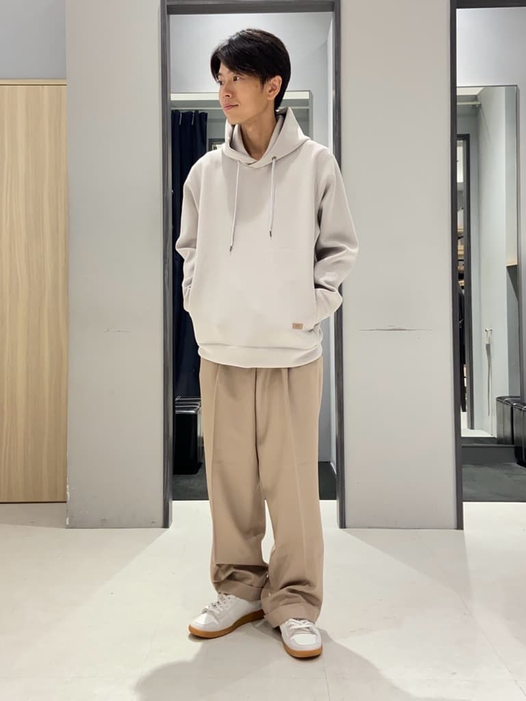 TAKEO KIKUCHIの【Made in JAPAN】エアダン プルオーバー パーカを使ったコーディネートを紹介します。｜Rakuten Fashion(楽天ファッション／旧楽天ブランドアベニュー)4708916