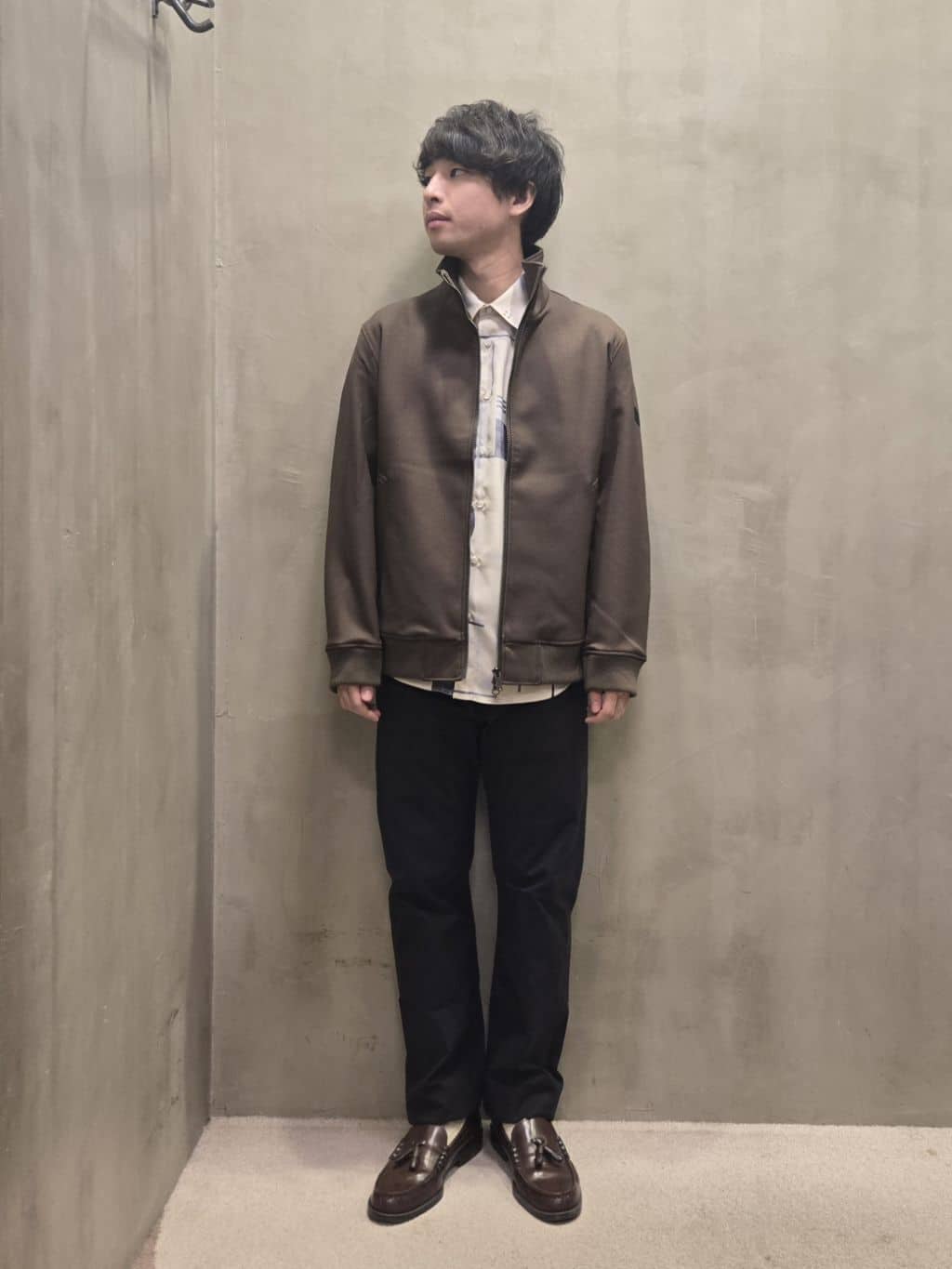 TAKEO KIKUCHIの【Made in JAPAN】播州織 ストレッチ パンツを使ったコーディネートを紹介します。｜Rakuten Fashion(楽天ファッション／旧楽天ブランドアベニュー)4712448