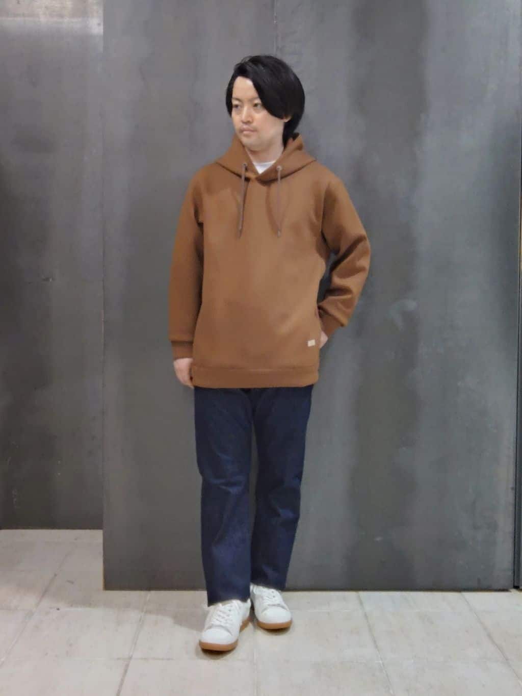 TAKEO KIKUCHIの【Made in JAPAN】エアダン プルオーバー パーカを使ったコーディネートを紹介します。｜Rakuten Fashion(楽天ファッション／旧楽天ブランドアベニュー)4712450