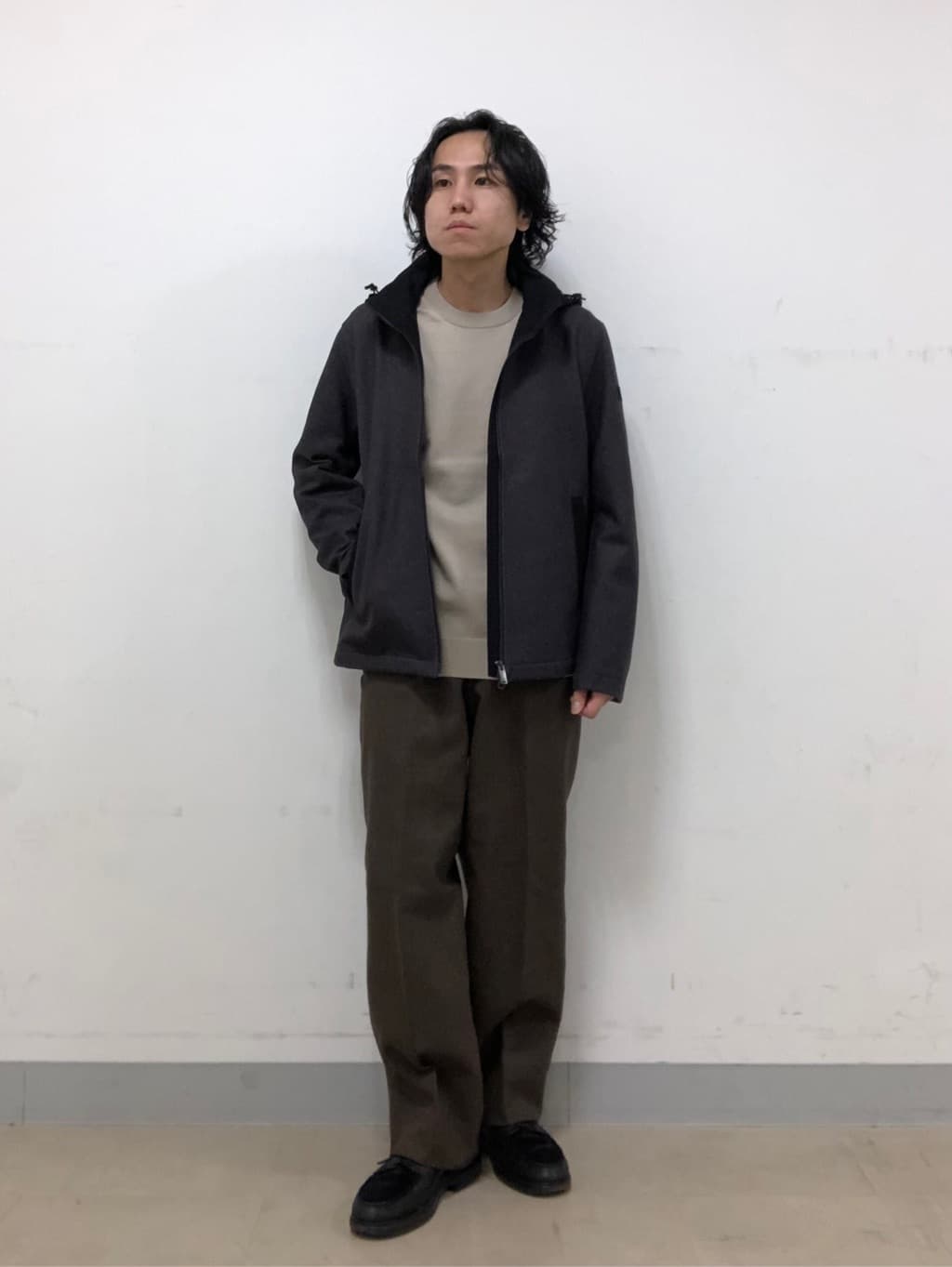 TAKEO KIKUCHIの【アンチピリング】クルーネック ニットを使ったコーディネートを紹介します。｜Rakuten Fashion(楽天ファッション／旧楽天ブランドアベニュー)4712452