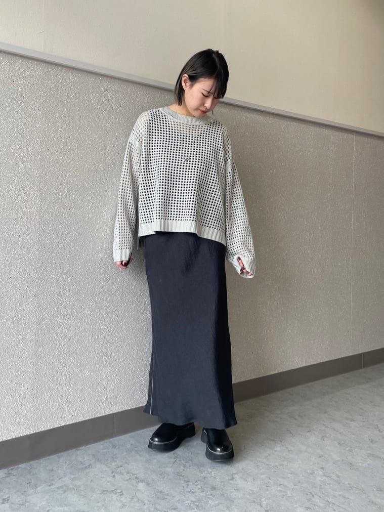 Vinの箔ペイントメッシュニットを使ったコーディネートを紹介します。｜Rakuten Fashion(楽天ファッション／旧楽天ブランドアベニュー)4719662