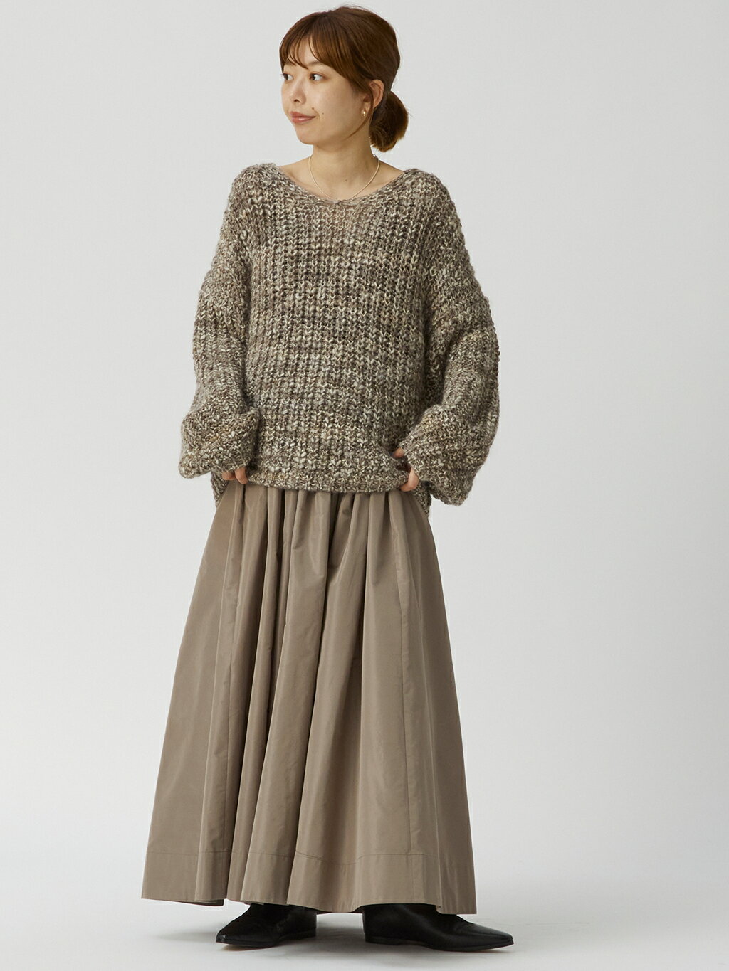 1er Arrondissementのタフタスカートを使ったコーディネートを紹介します。｜Rakuten Fashion(楽天ファッション／旧楽天ブランドアベニュー)4720580