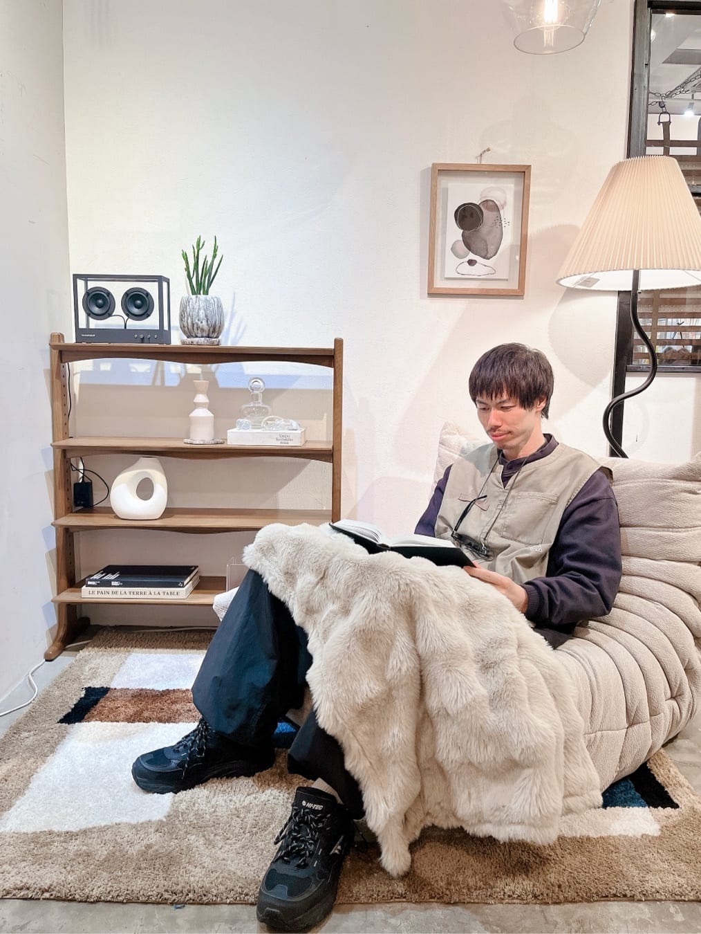 journal standard Furnitureの★【TRANSPARENT/トランスペアレント】SMALL TRANSPARENT WHITE スピーカーを使ったコーディネートを紹介します。｜Rakuten Fashion(楽天ファッション／旧楽天ブランドアベニュー)4721768