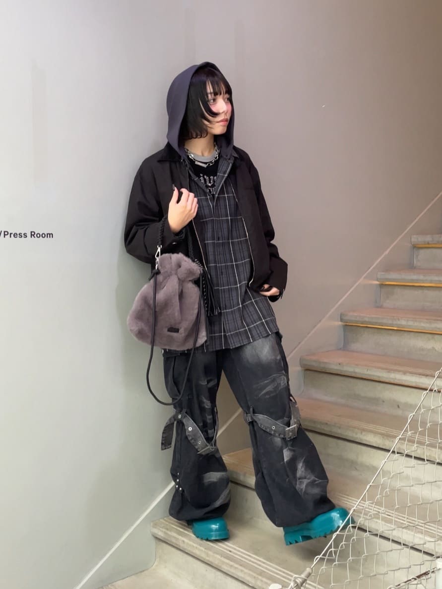 tk.TAKEO KIKUCHIのADAMPATEK 別注 パテッド&ファー巾着ショルダーバッグを使ったコーディネートを紹介します。｜Rakuten Fashion(楽天ファッション／旧楽天ブランドアベニュー)4724730