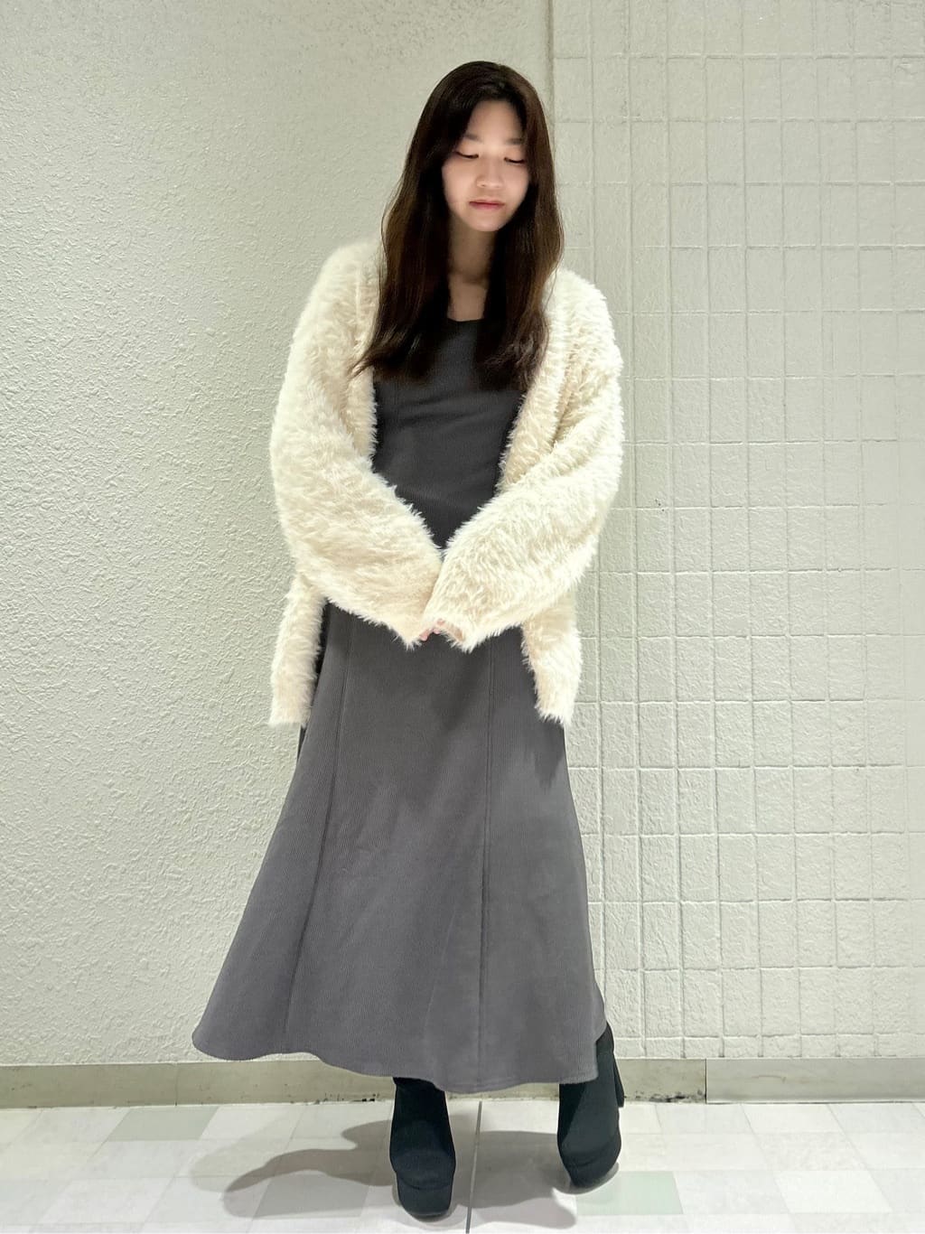 ESPERANZAの【ラク盛り/ショートブーツ】リピーター続出/脚長美脚 厚底ニットショートブーツを使ったコーディネートを紹介します。｜Rakuten Fashion(楽天ファッション／旧楽天ブランドアベニュー)4727530