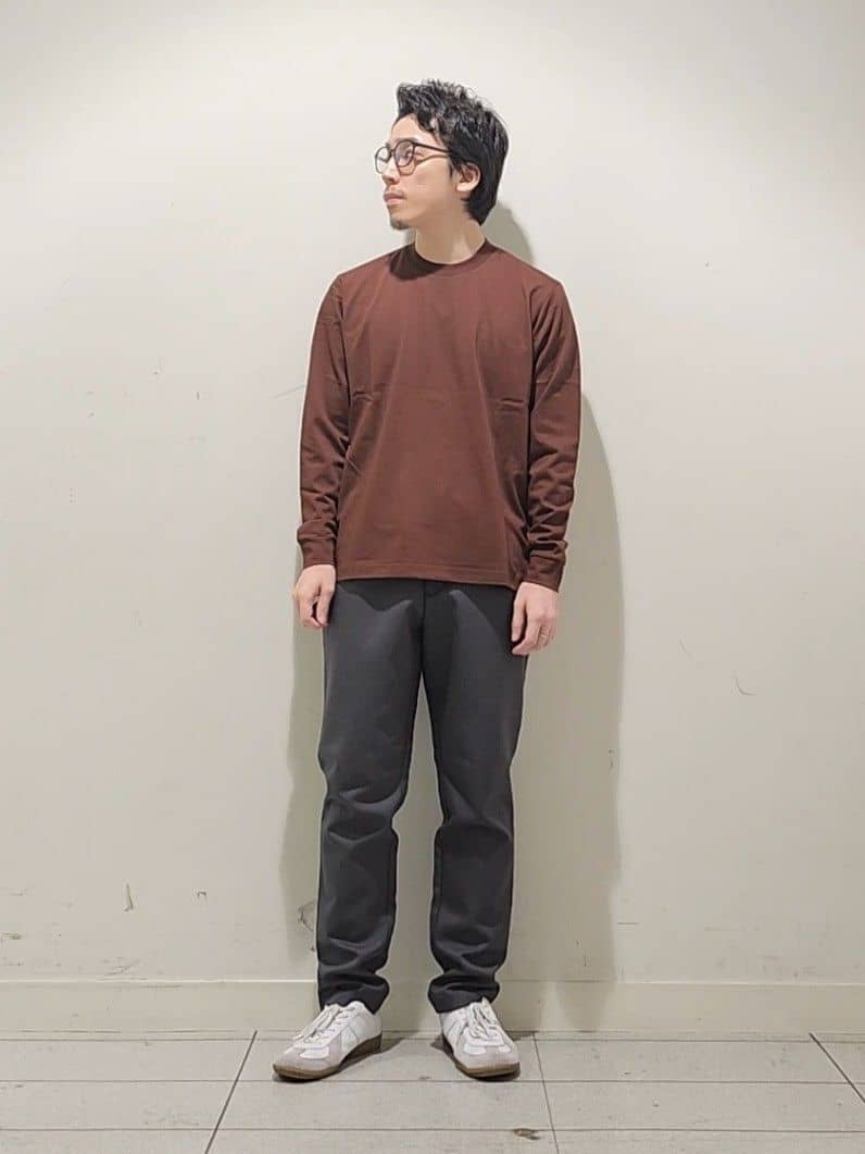 TAKEO KIKUCHIの【抗菌防臭/ジャケット対応】テーラード 長袖Tシャツを使ったコーディネートを紹介します。｜Rakuten Fashion(楽天ファッション／旧楽天ブランドアベニュー)4729225