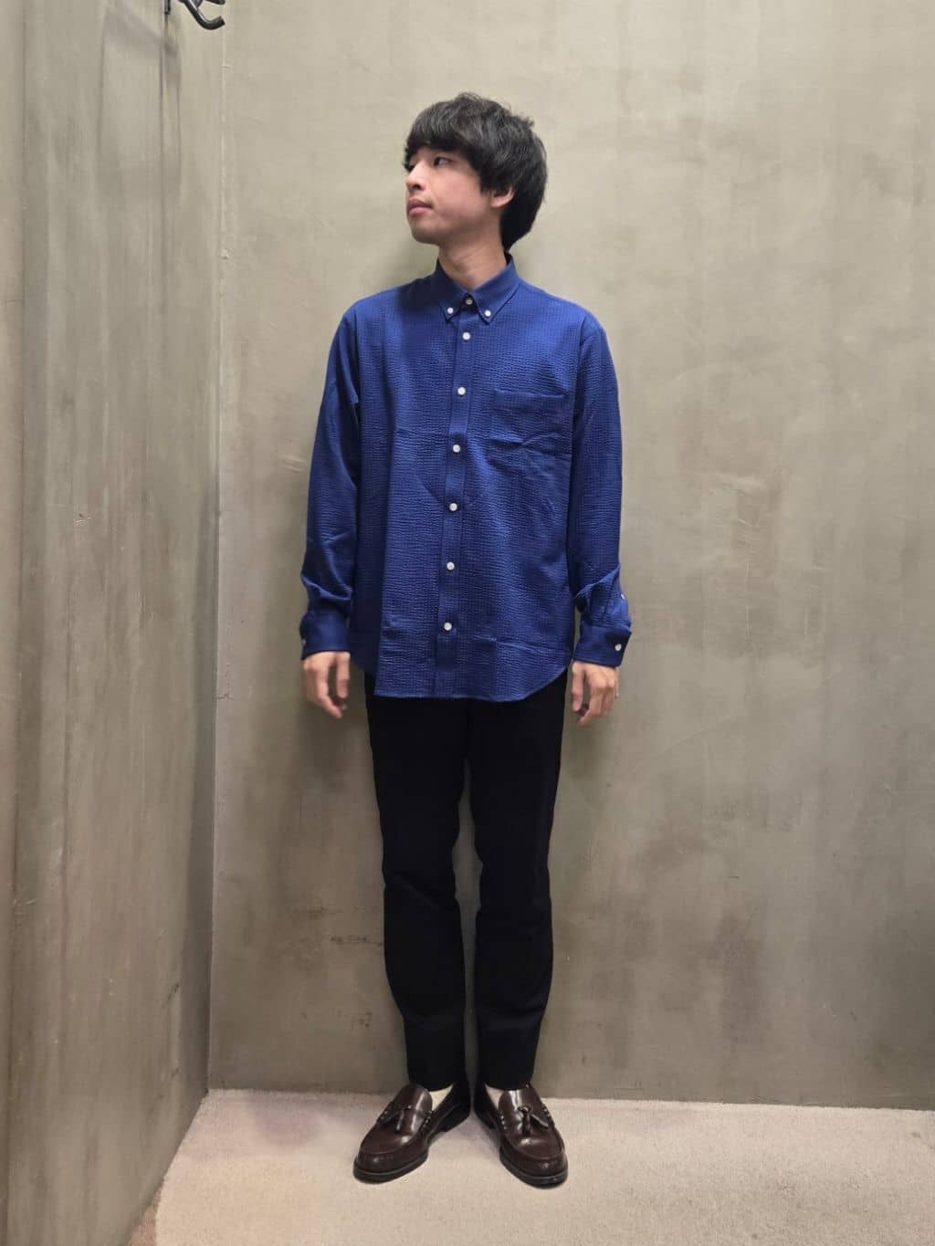 TAKEO KIKUCHIの【オフィスカジュアル対応】ドレス チノパンツを使ったコーディネートを紹介します。｜Rakuten Fashion(楽天ファッション／旧楽天ブランドアベニュー)4730490