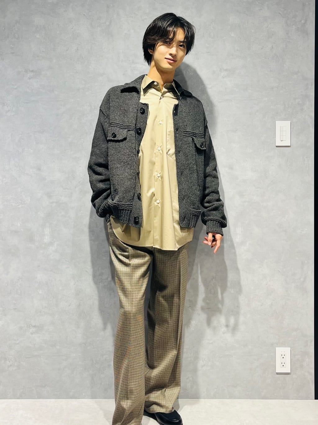 NANO universeの「ASSEMBLANC」タイニーカラーオーバーサイズシャツを使ったコーディネートを紹介します。｜Rakuten Fashion(楽天ファッション／旧楽天ブランドアベニュー)4734109