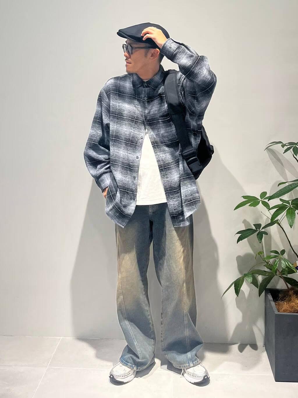 LAKOLEのツイストデザインデニムパンツを使ったコーディネートを紹介します。｜Rakuten Fashion(楽天ファッション／旧楽天ブランドアベニュー)4736318