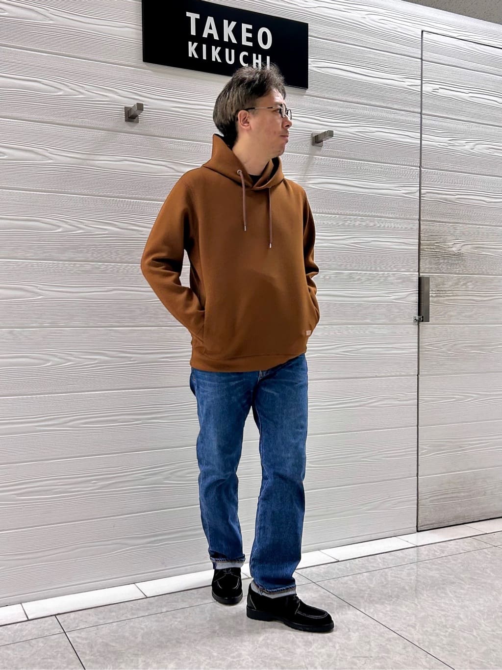 TAKEO KIKUCHIのアーカイブストライプDM長袖ポンチTシャツを使ったコーディネートを紹介します。｜Rakuten Fashion(楽天ファッション／旧楽天ブランドアベニュー)4736690