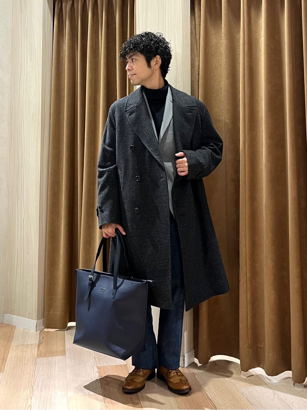 TAKEO KIKUCHIのウール ハウンズトゥース アルスターコートを使ったコーディネートを紹介します。｜Rakuten Fashion(楽天ファッション／旧楽天ブランドアベニュー)4736708