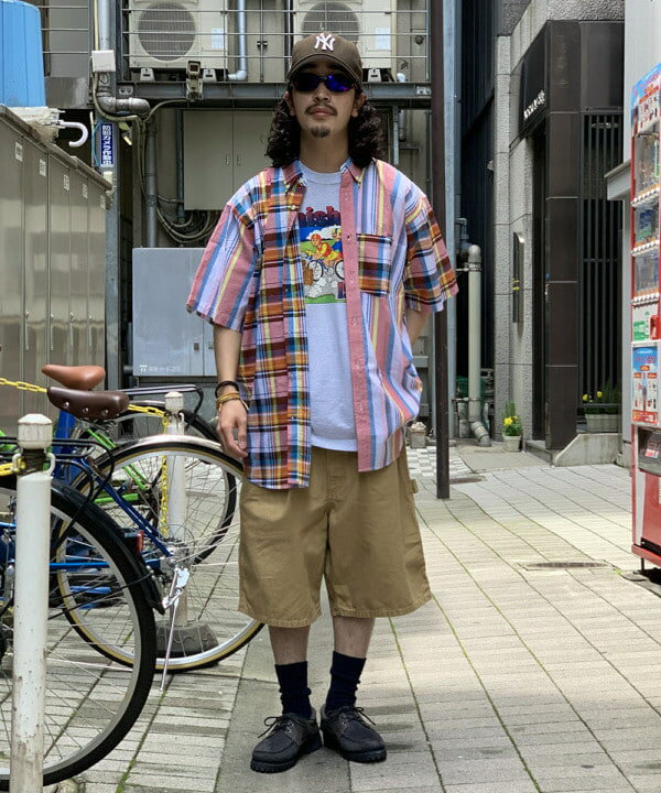 BEAMS OUTLETのBEAMS / 1プリーツ バギーテーパード ペインターパンツを使ったコーディネートを紹介します。｜Rakuten Fashion(楽天ファッション／旧楽天ブランドアベニュー)4738849