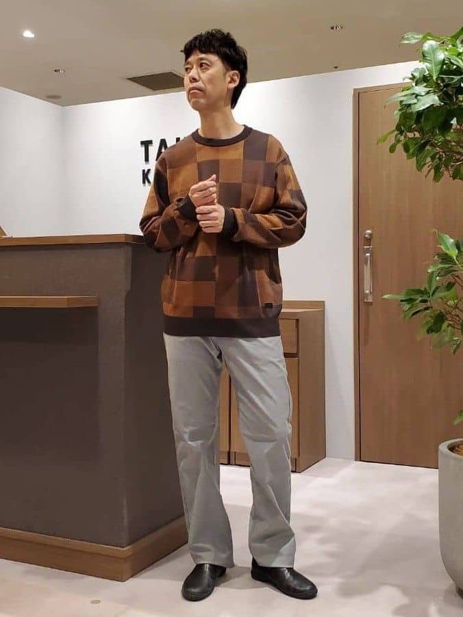 TAKEO KIKUCHIのチェック柄 プルオーバー ニットを使ったコーディネートを紹介します。｜Rakuten Fashion(楽天ファッション／旧楽天ブランドアベニュー)4743523