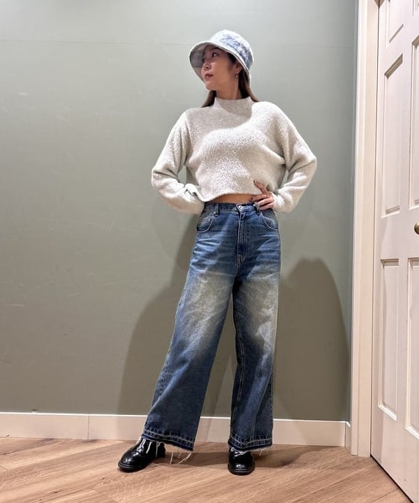 BEAMS HEARTのラメシャギー ニット プルオーバー 24AWを使ったコーディネートを紹介します。｜Rakuten Fashion(楽天ファッション／旧楽天ブランドアベニュー)4745984