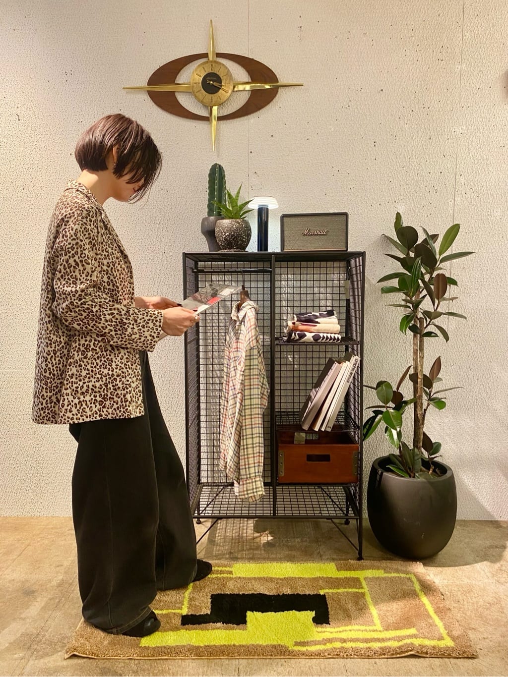 journal standard FurnitureのSAGA WALL CLOCK サーガ ウォールクロック 掛け時計を使ったコーディネートを紹介します。｜Rakuten Fashion(楽天ファッション／旧楽天ブランドアベニュー)4751681