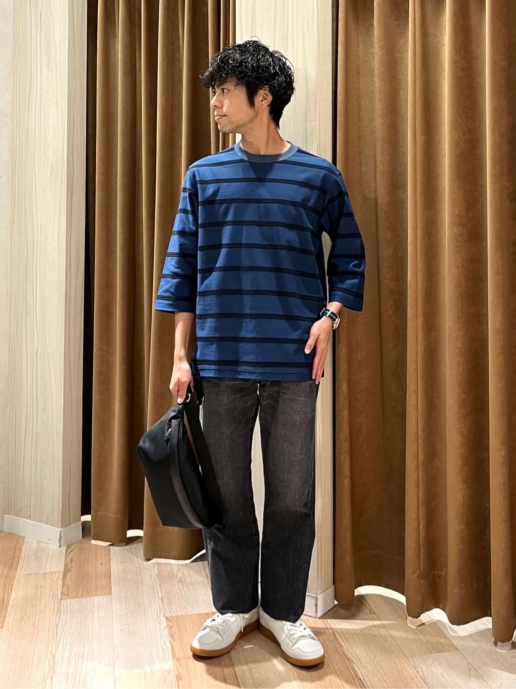TAKEO KIKUCHIの【モンスターストレッチ】日本製 ウォッシュド デニムパンツを使ったコーディネートを紹介します。｜Rakuten Fashion(楽天ファッション／旧楽天ブランドアベニュー)4752346