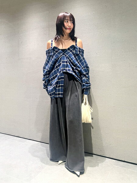 FRAY I.Dのオフショルオーバーネルシャツを使ったコーディネート 