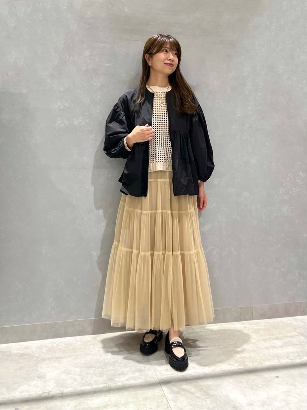 Vinの箔ペイントメッシュニットを使ったコーディネートを紹介します。｜Rakuten Fashion(楽天ファッション／旧楽天ブランドアベニュー)4757785