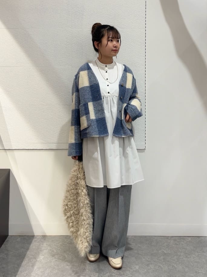 Vinのヘリンボーンカーゴパンツを使ったコーディネートを紹介します。｜Rakuten Fashion(楽天ファッション／旧楽天ブランドアベニュー)4759849