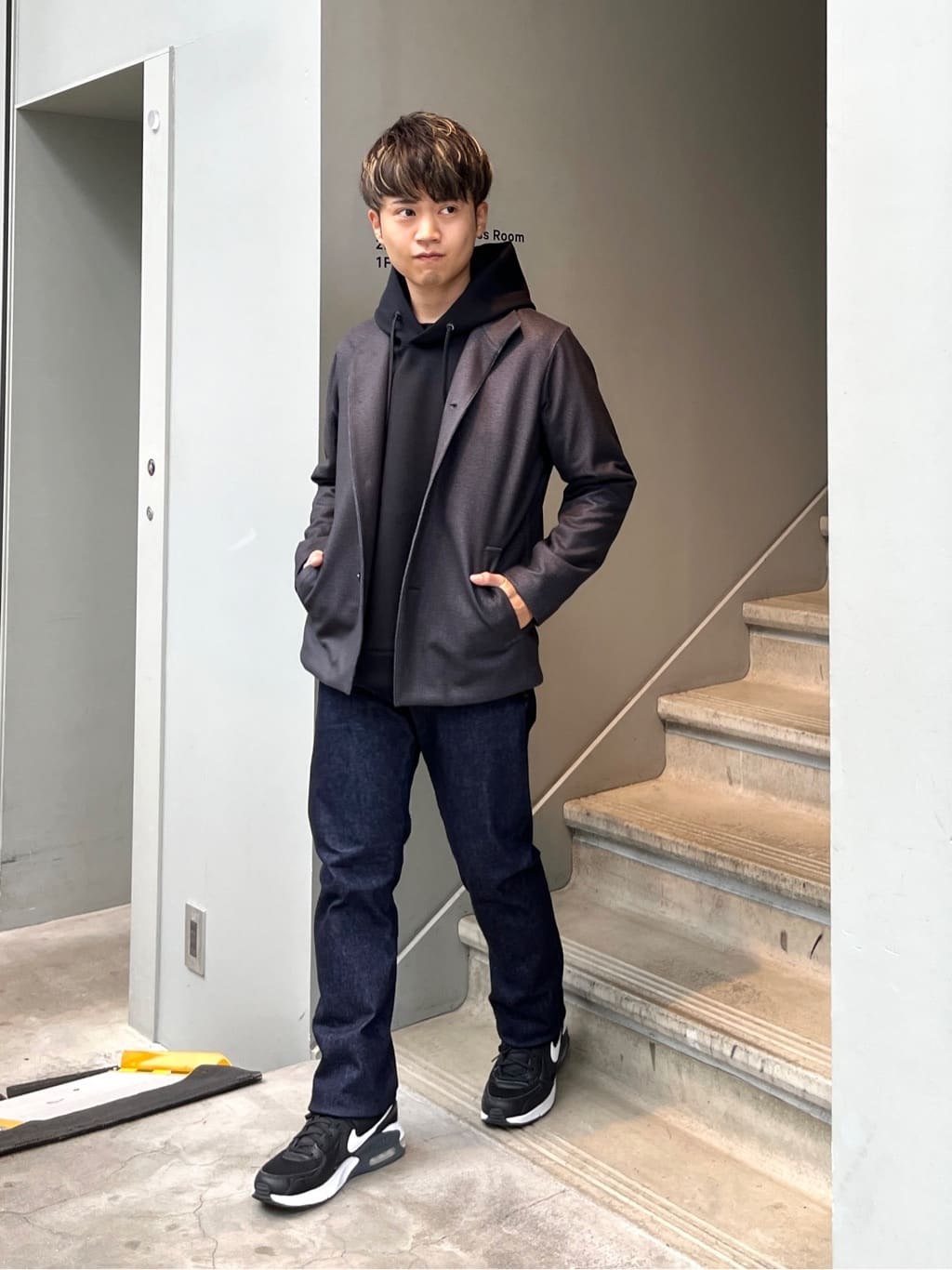 TAKEO KIKUCHIの【DOWN FABRIC】ダウンファブリック スタンドカラーブルゾンを使ったコーディネートを紹介します。｜Rakuten Fashion(楽天ファッション／旧楽天ブランドアベニュー)4767501