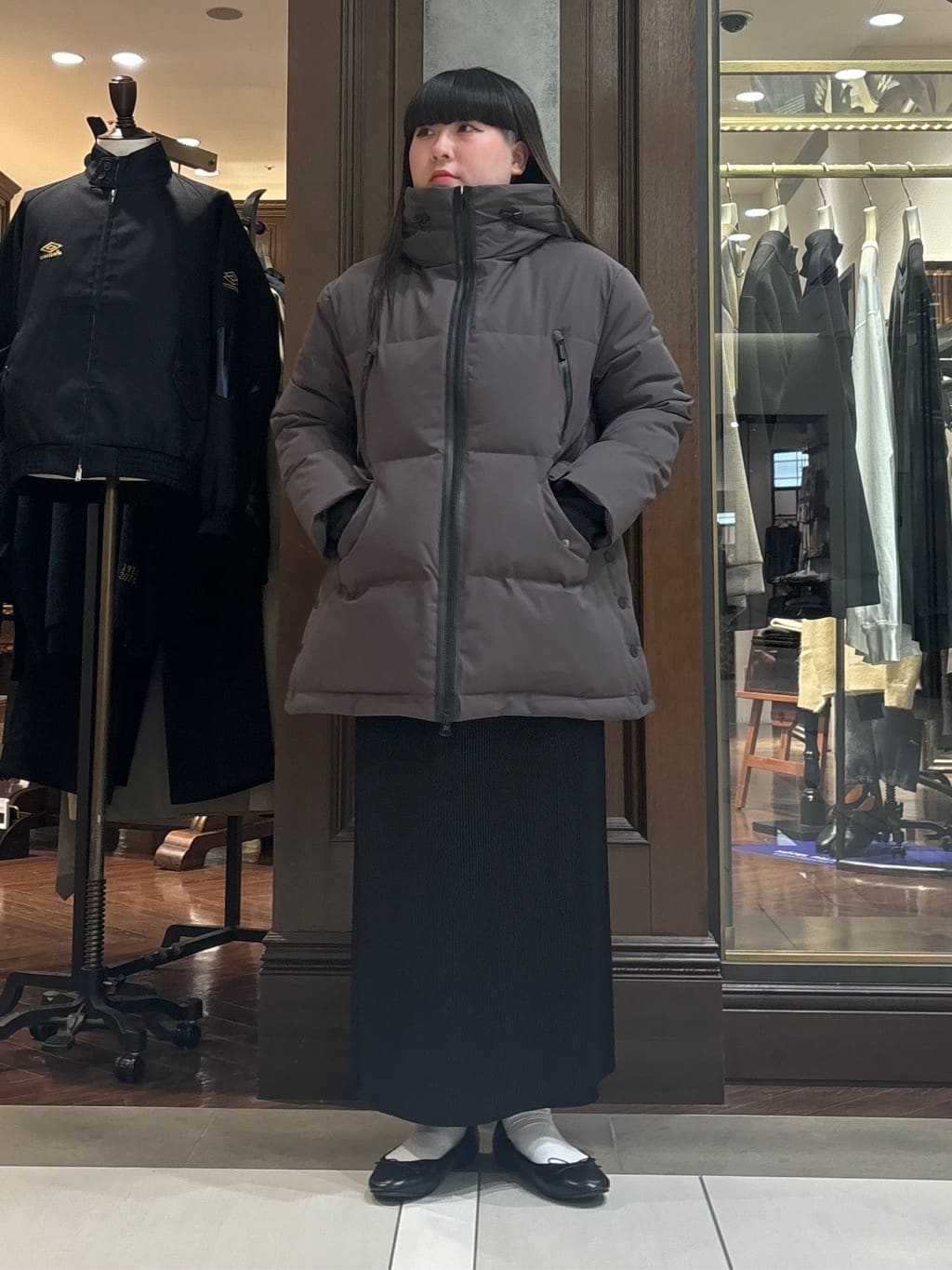 NANO universeの箔プリントプリーツスカートを使ったコーディネートを紹介します。｜Rakuten Fashion(楽天ファッション／旧楽天ブランドアベニュー)4769377