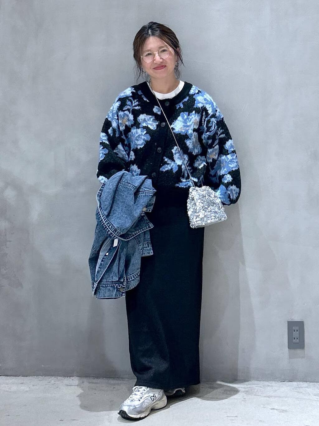 LAKOLEのニットソーラメナロースカートを使ったコーディネートを紹介します。｜Rakuten Fashion(楽天ファッション／旧楽天ブランドアベニュー)4769460