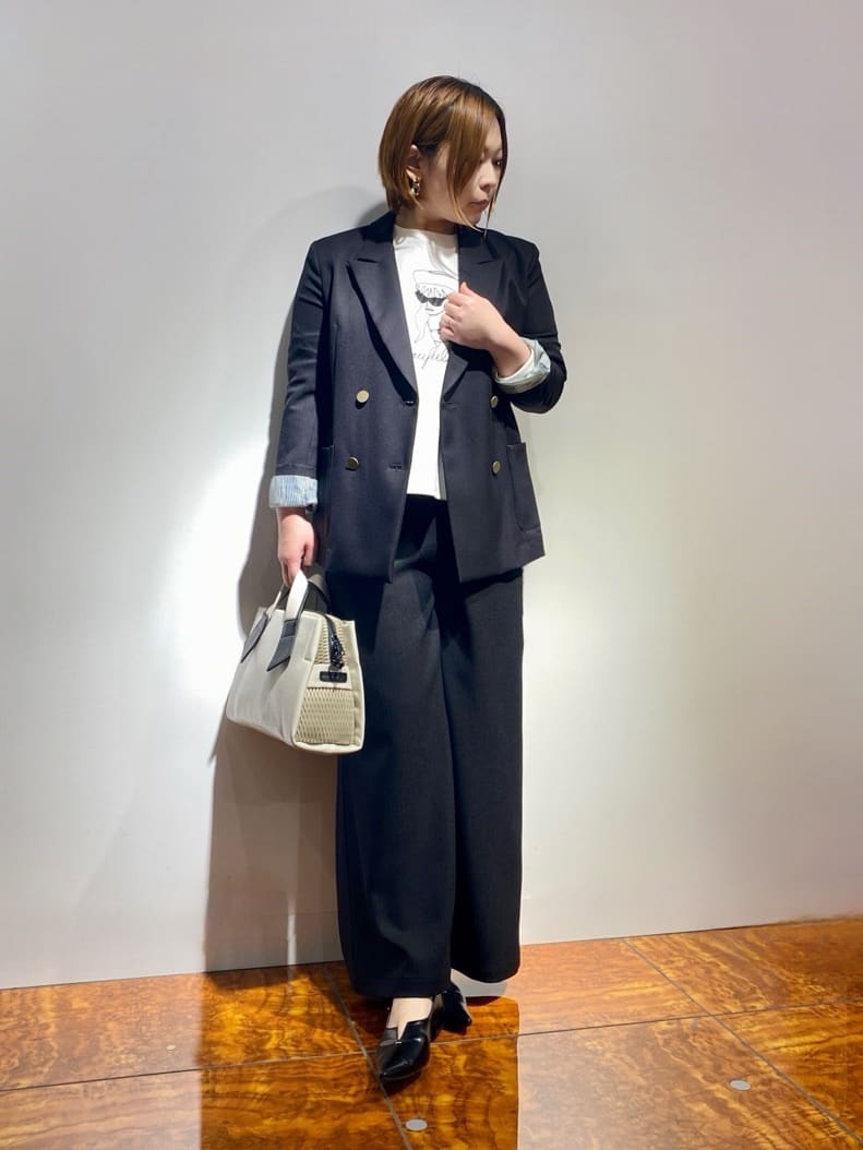 Vinのダブルブレストテーラードジャケットを使ったコーディネートを紹介します。｜Rakuten Fashion(楽天ファッション／旧楽天ブランドアベニュー)4769926