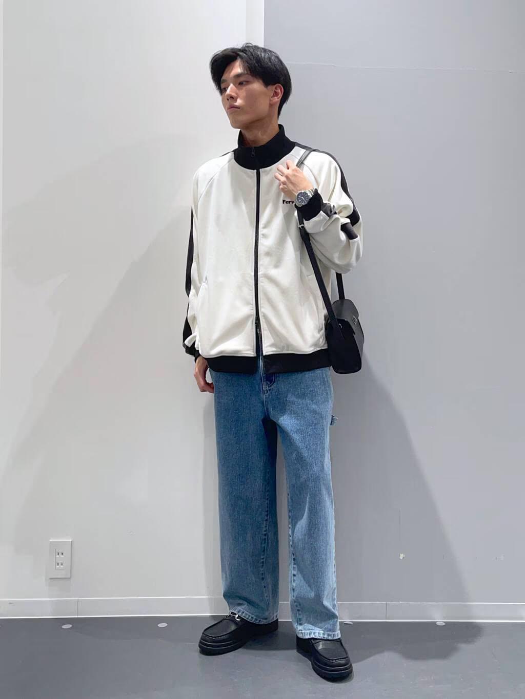 LAKOLEのベロアトラックジャケットを使ったコーディネートを紹介します。｜Rakuten Fashion(楽天ファッション／旧楽天ブランドアベニュー)4769296