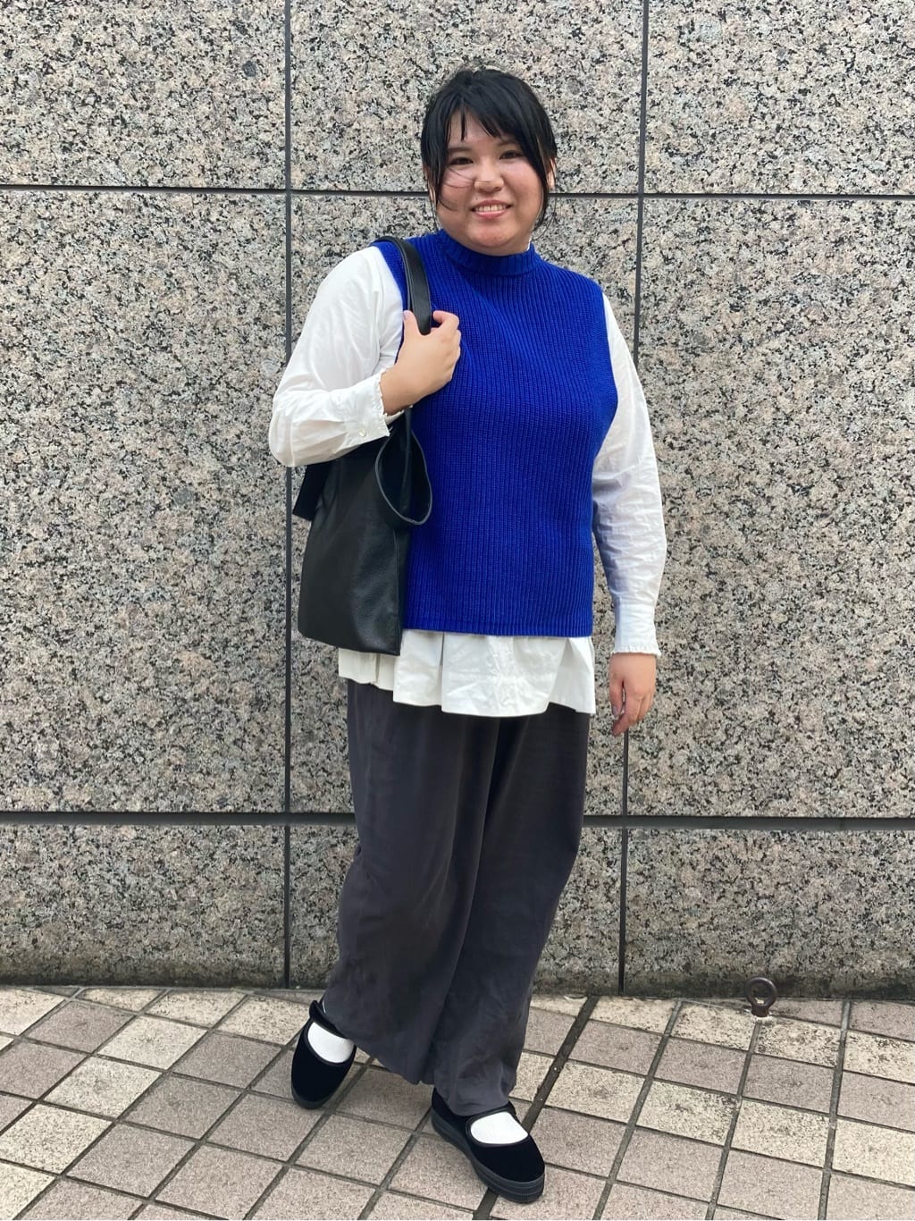 collexのバックレースアップ畔編みベストを使ったコーディネート