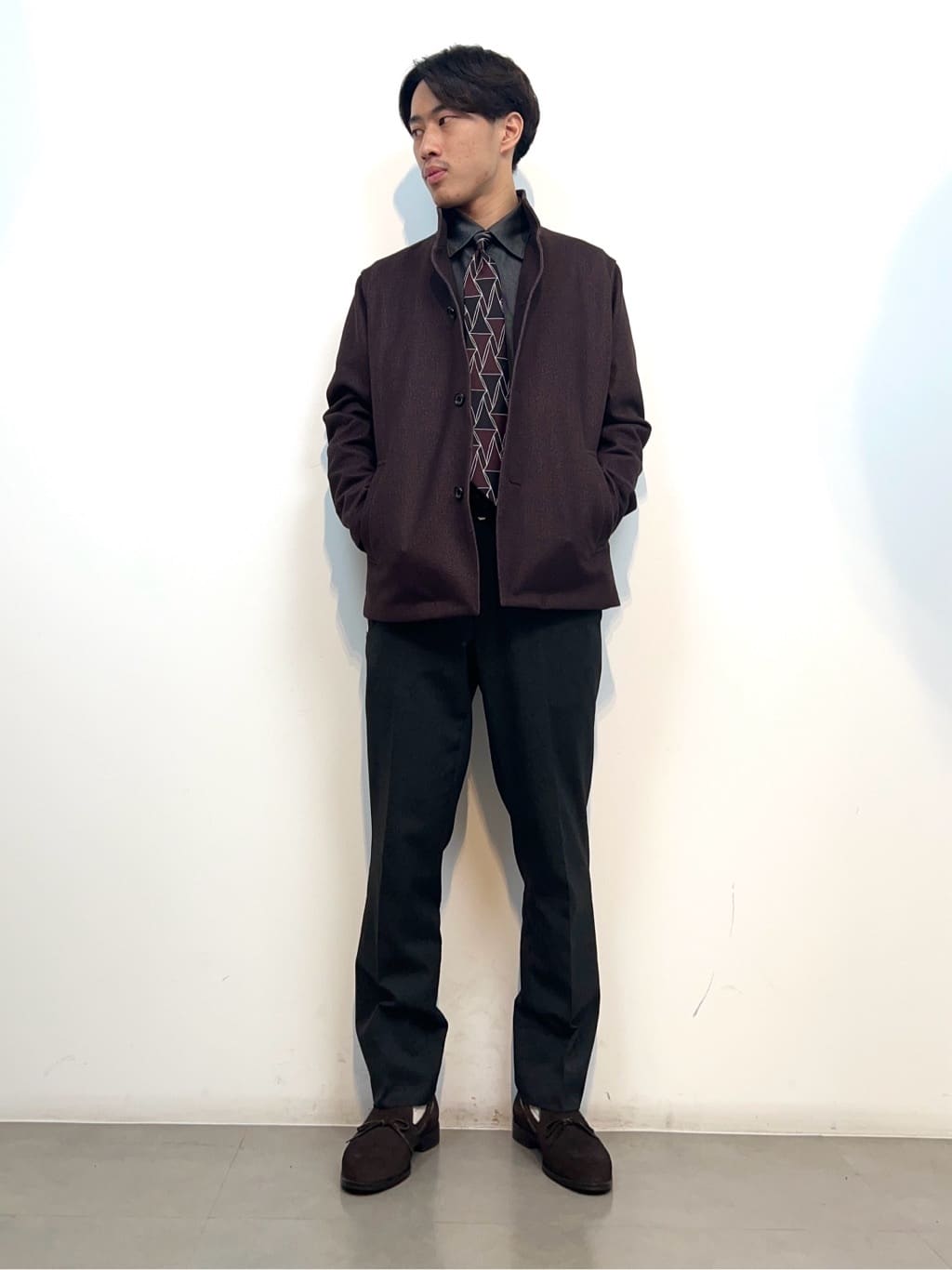 TAKEO KIKUCHIの【DOWN FABRIC】ダウンファブリック スタンドカラーブルゾンを使ったコーディネートを紹介します。｜Rakuten Fashion(楽天ファッション／旧楽天ブランドアベニュー)4772534