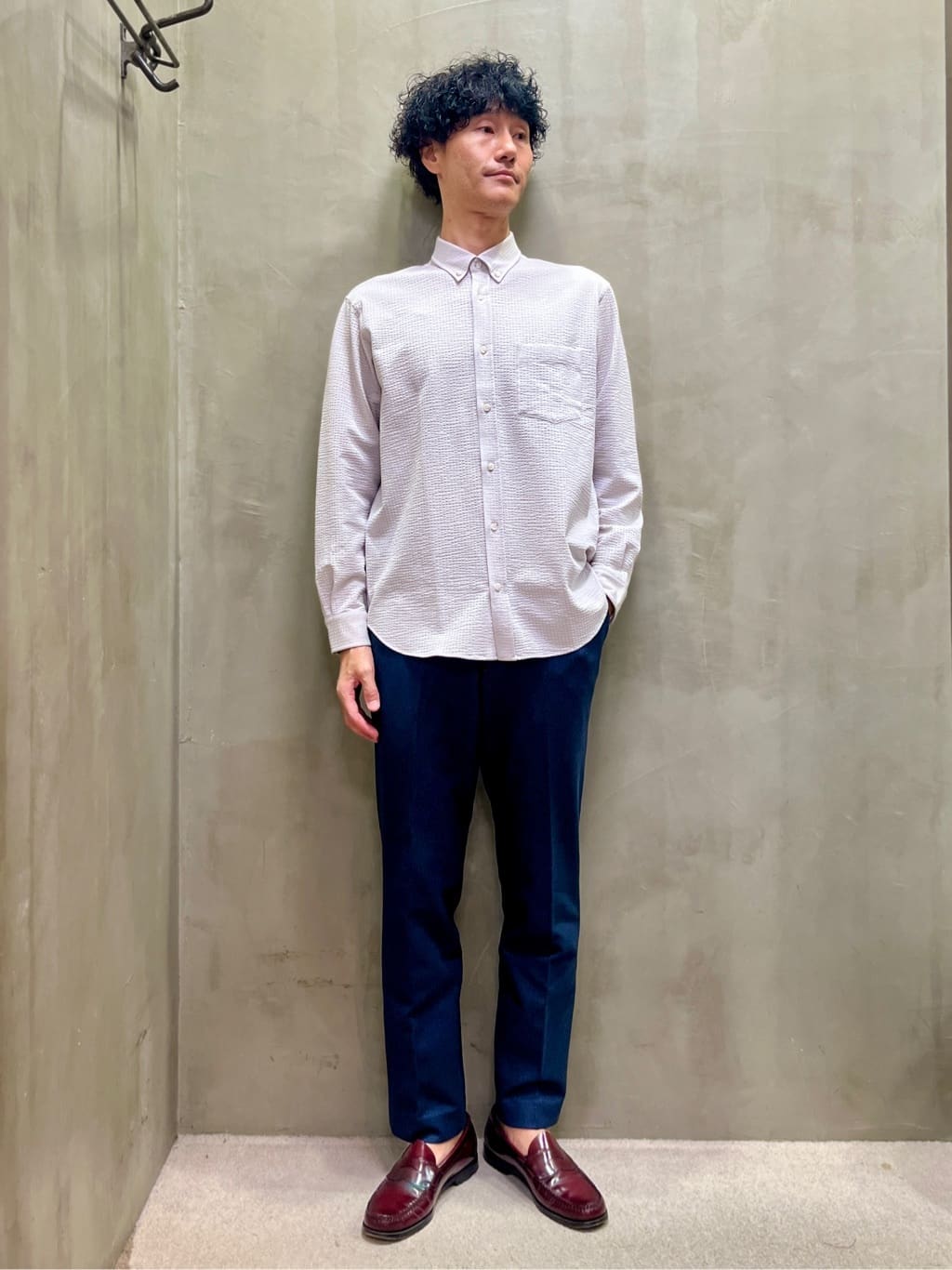 TAKEO KIKUCHIの【抗菌防臭/シーズンレス】シアサッカー ジャージシャツを使ったコーディネートを紹介します。｜Rakuten Fashion(楽天ファッション／旧楽天ブランドアベニュー)4774631