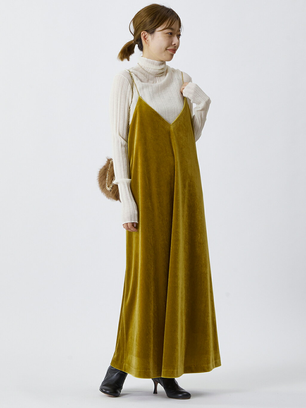 1er Arrondissementのベロアキャミドレスを使ったコーディネートを紹介します。｜Rakuten Fashion(楽天ファッション／旧楽天ブランドアベニュー)4775634