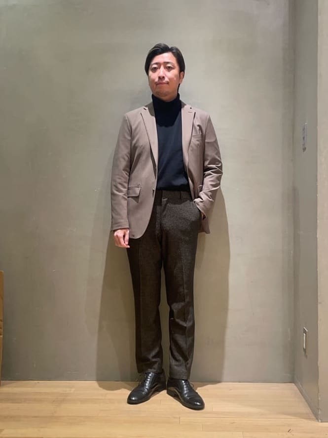 TAKEO KIKUCHIの【限定展開】先染めメランジ スラックス(セットアップ対応)を使ったコーディネートを紹介します。｜Rakuten Fashion(楽天ファッション／旧楽天ブランドアベニュー)4775956