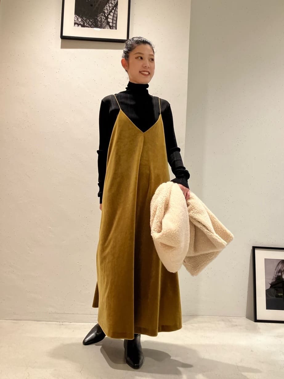 1er Arrondissementのベロアキャミドレスを使ったコーディネートを紹介します。｜Rakuten Fashion(楽天ファッション／旧楽天ブランドアベニュー)4778074