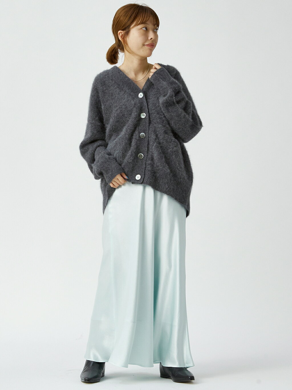 1er Arrondissementのヴィンテージサテンスカートを使ったコーディネートを紹介します。｜Rakuten Fashion(楽天ファッション／旧楽天ブランドアベニュー)4778081